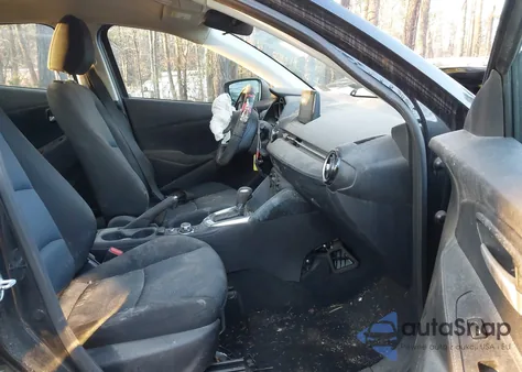 2019 Toyota Yaris Le z USA, uszkodzony, nr VIN 3MYDLBYV3KY507649